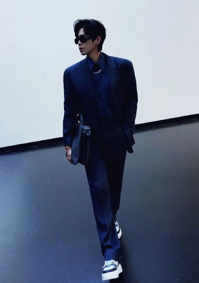 探索自然美景之旅，最新男生頭像與內(nèi)心平和的追尋