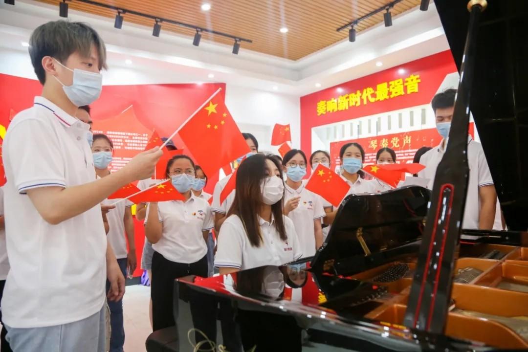 2025最新網(wǎng)絡(luò)紅歌，學(xué)習(xí)變化，自信成就未來，唱響勵志之歌的時代旋律