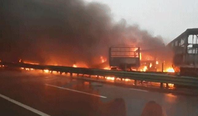 包茂高速車禍最新消息今日更新，緊急關注車禍進展