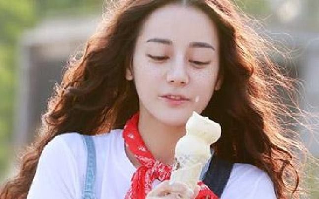 熱巴微博最新圖片，學(xué)習(xí)變化的力量，自信成就旅程的閃耀瞬間