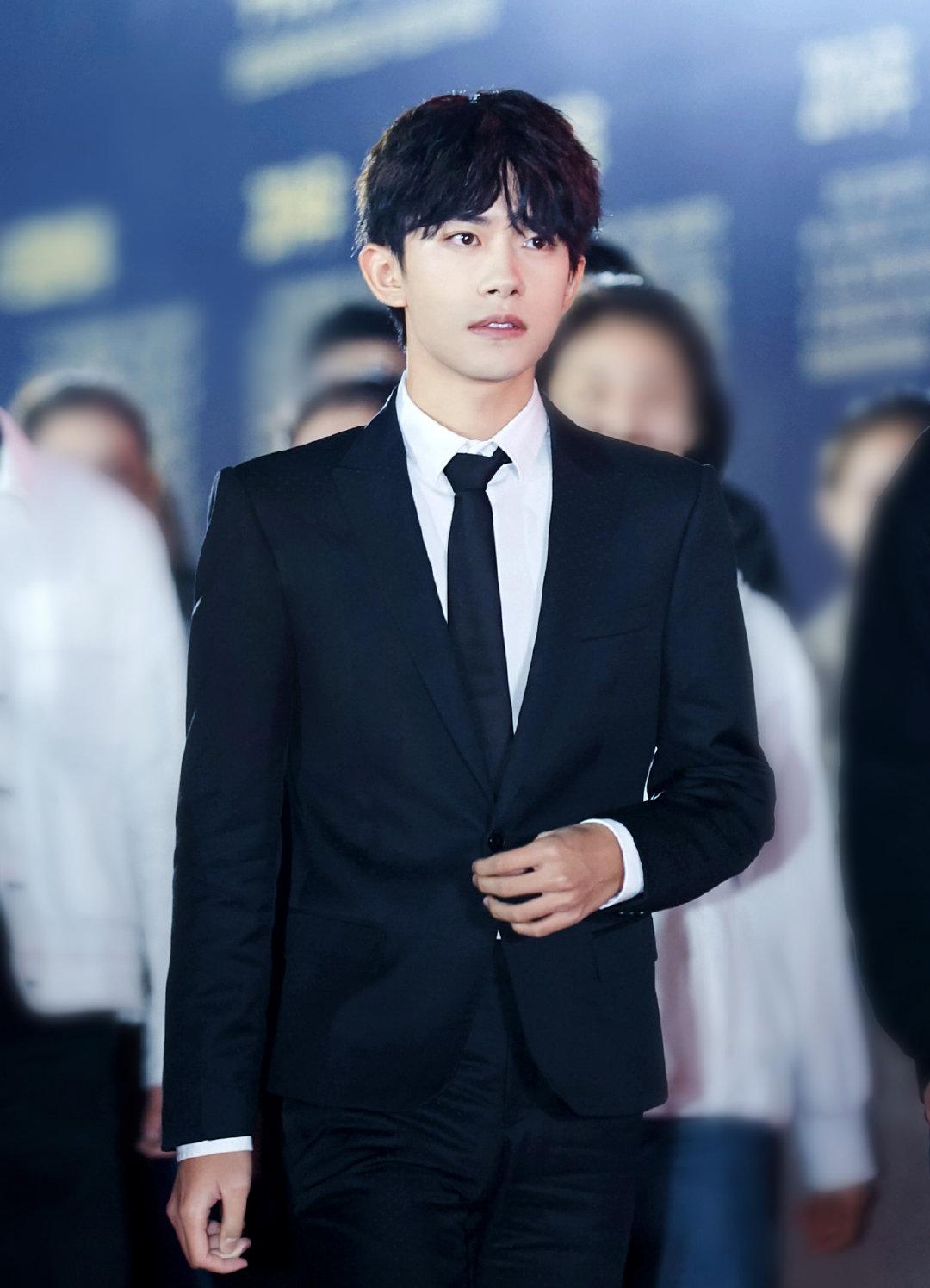 易烊千璽最新資訊，獲取最新動(dòng)態(tài)與技能學(xué)習(xí)的方法全解析